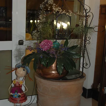 Santacruz Hotel